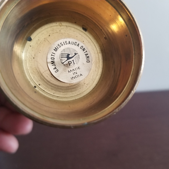 GAJMOTO BRASS VASE - Picture 2 of 8